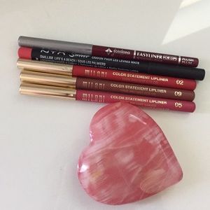 Lip liner bundle